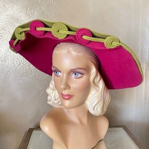 BREATHTAKING 1950s' FUCHSIA/OLIVE GREEN WIDE BRIM HAT